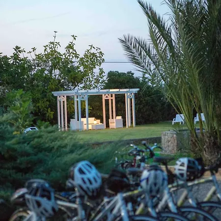 Bed & Breakfast Parco Del Pizzo 2*